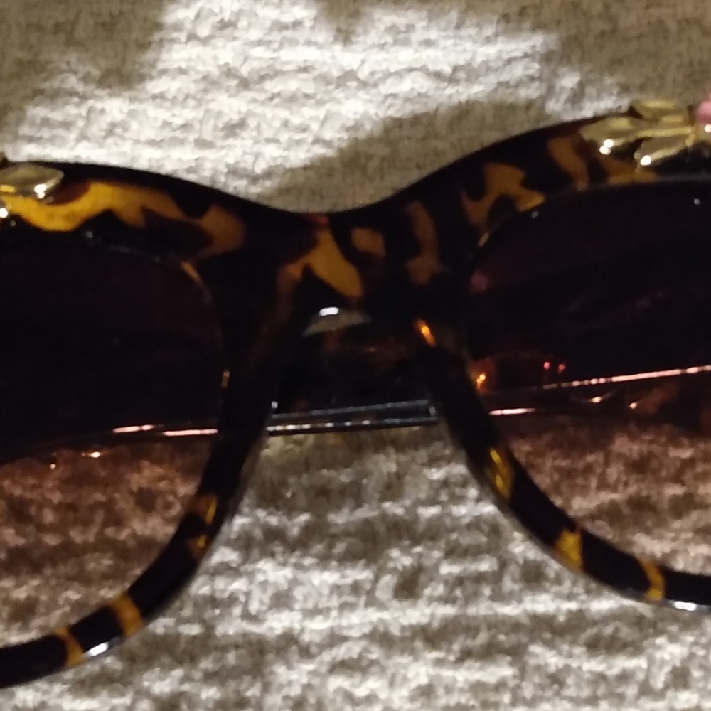 Sunglasses - Picture 6 of 6